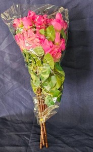 lot 176 image: Faux Rose Bouquet Pink
