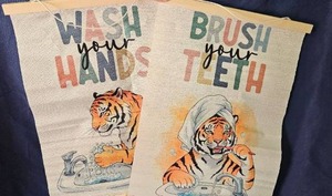 lot 200 image: &nbspTiger Canvas Wall Hanging Set