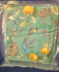 lot 212 image: Spring table cloth round&nbsp