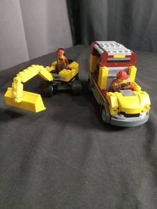 lot 6304 image: LEGO Construction Vehicle Set with Minifigures and Accessories