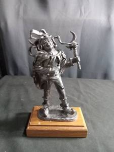 lot 6327 image: Micheal Ricker Pewter figurine