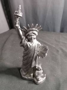 lot 6330 image: Micheal Ricker Statue of Liberty Figurine