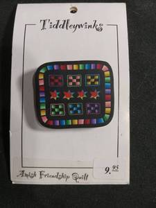lot 6334 image: Tiddleywinks Amish Friendship Quill Pin Brooch