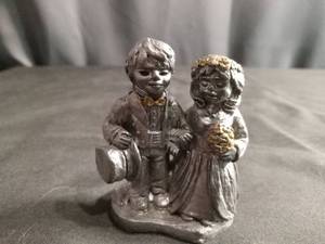 lot 6343 image: Ricker Bartlett 1986 wedding couple figurine