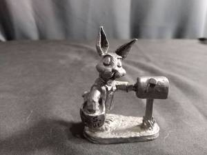 lot 6355 image: Micheal Ricker pewter bunny rabbit