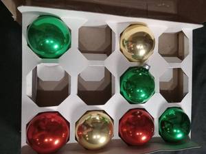 lot 6173 image: Christmas on Mainstreet 6 Piece Glass Ball Ornament Set
