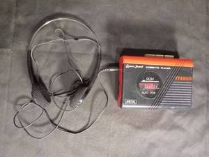 lot 6186 image: Lenoxx Sound Model 694 Portable Stereo Cassette Player with Headphones