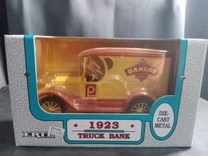lot 6199 image: ERTL 1923 Publix Bakery Truck Die-Cast Metal Coin Bank 125 Scale
