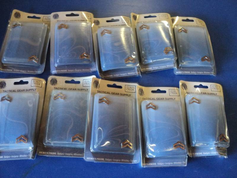 lot 3929 image: (10) pair Heroes Pride Tactical gear pins,
