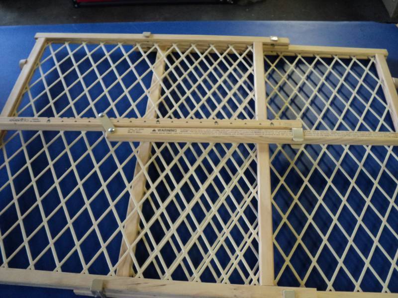lot 3700 image: Evenflo Wooden Safety Gate 31-12 adjustable length, 23 tall