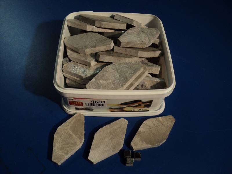 lot 4531 image: small lot of tile pieces for craft project, over 20 pieces
