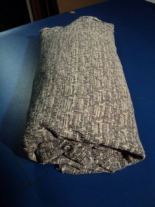 lot 4540 image: Gamateks Material, 50%Cotton50% Polyester, Black and White Jaquard, 120 cm ( approx. 76 x 5 yards)