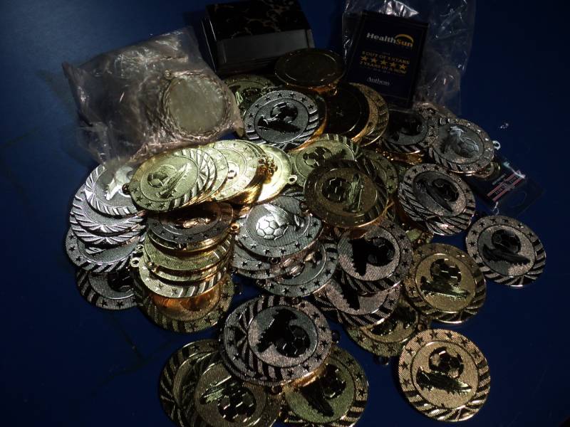 lot 4547 image: Mixed lot sports medal, trophy base and acrylic plaques