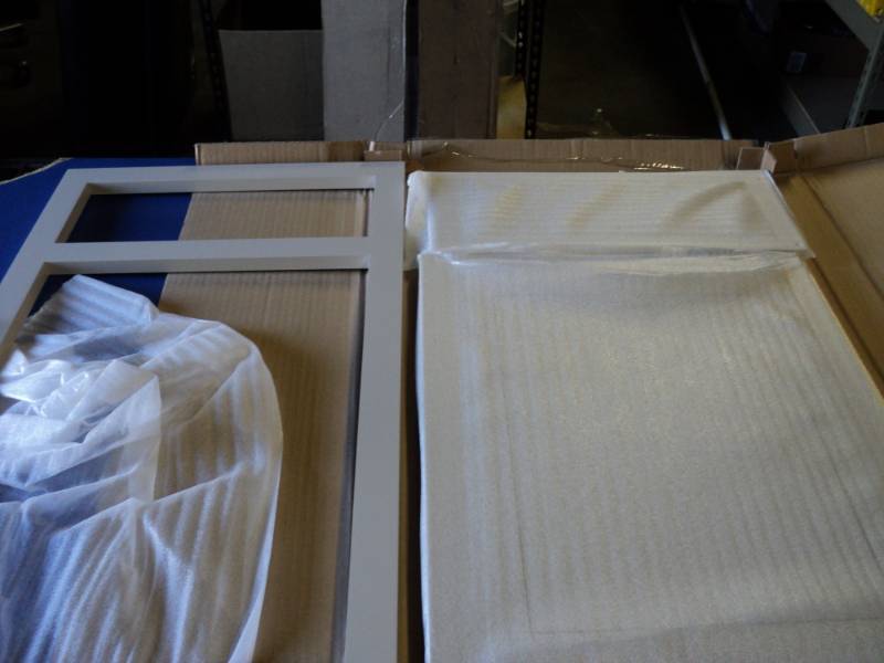 lot 4575 image: Cabinet Door and Frame BWB18, white