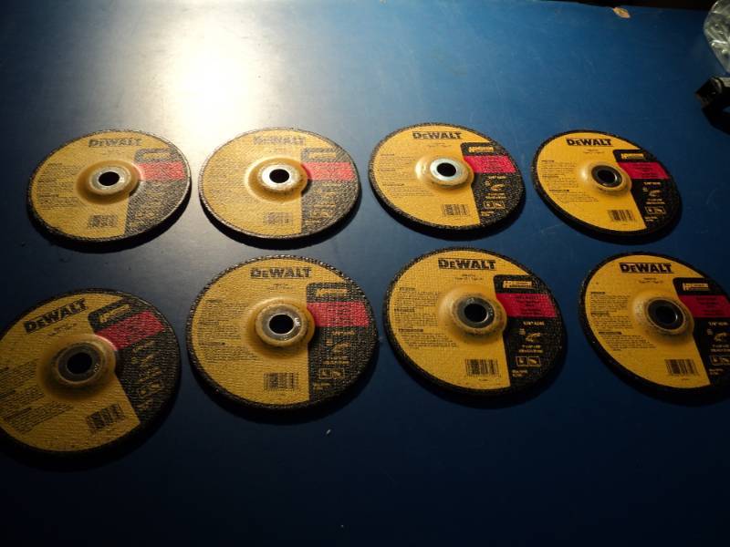 lot 4601 image: (8) ct. lot De Walt HP Metal Grinding 14 A24R