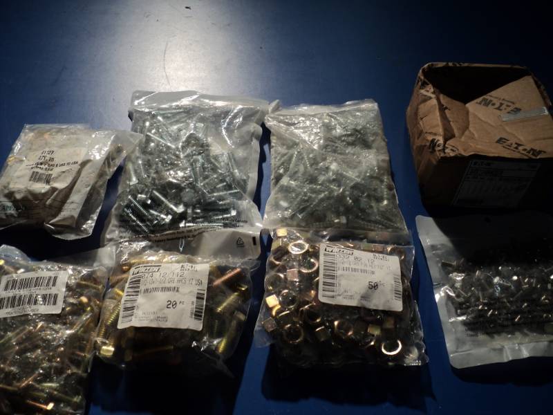 lot 4615 image: Mixed lot Hardware washers, nuts and bolts, mixed sizes and styles-over 200 pieces