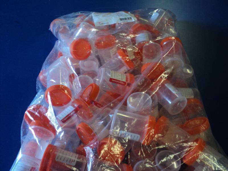 lot 4633 image: (1) bag of (75) specimen cups 120 mL with screw on lid, perfect for small parts or paint storage