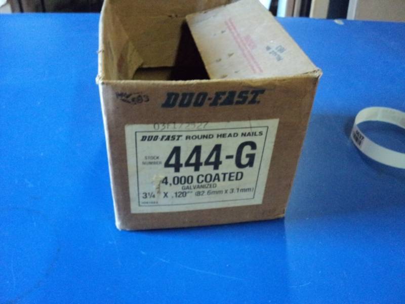 lot 4637 image: Partial box Duo-Fast Round Head nails 444-G, Galvanized, 3-14 x 0.120, approx 650 nails in box