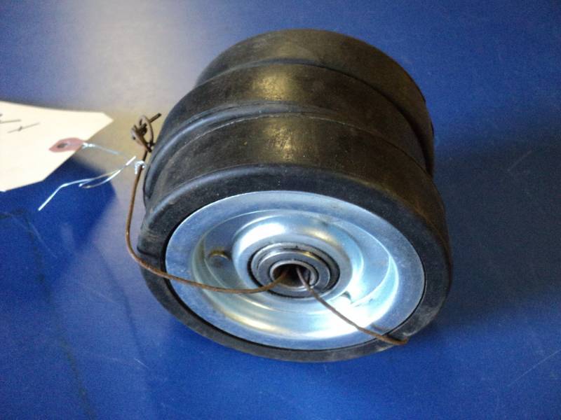 lot 4643 image: (3) wheels 4 OD x 1 with 1-12 ID center hole