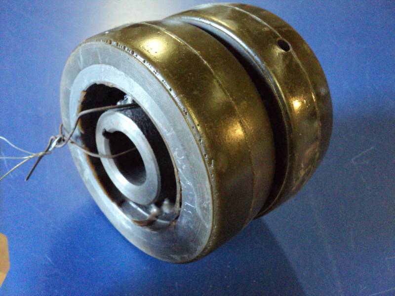 lot 4644 image: (2) wheels 5 OD x 1-34wide with 1-14 ID center hole, Darnell