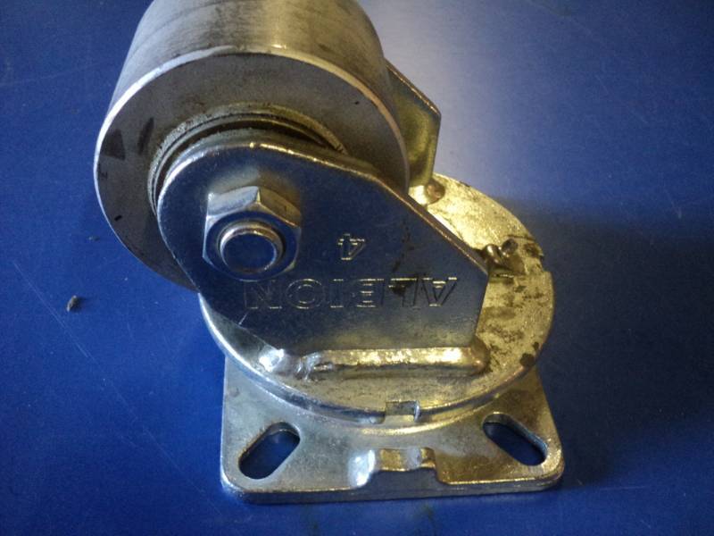 lot 4646 image: (1) Albion Steel Caster 4 OD x 3 wide with 5-14 x 7 mounting plate