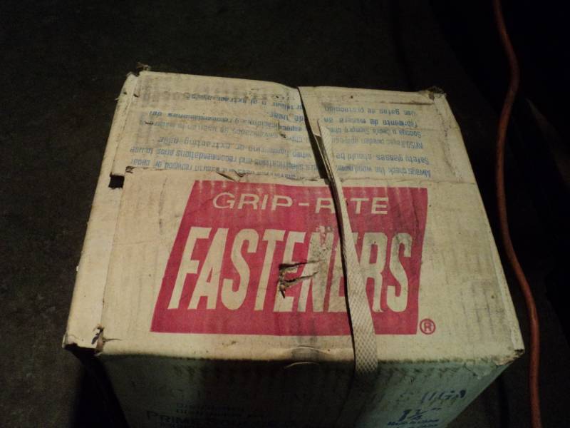 lot 4648 image: (1) box Grip-Tite Fasteners 1-14 galvanized roofing nails, 50 lb box