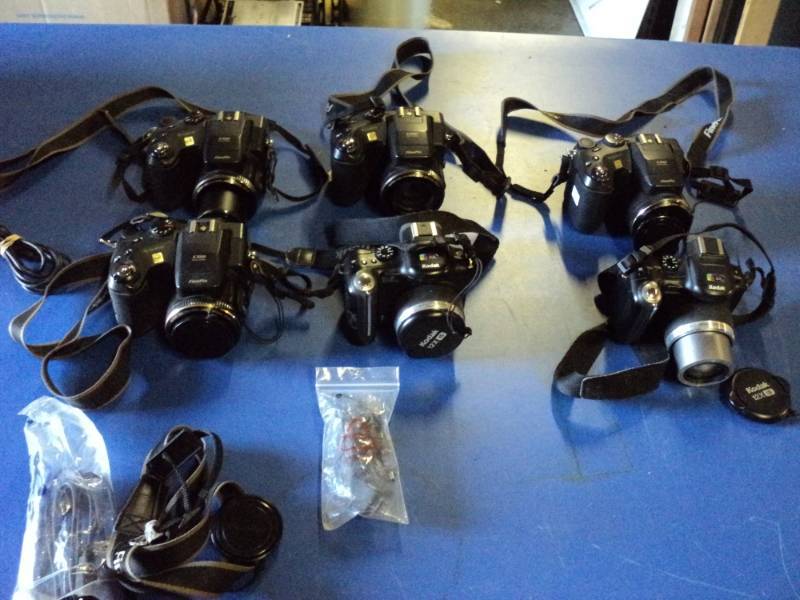 lot 4658 image: (6) ct. lot Digital Cameras, for parts only