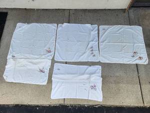 lot 80 image: Lot of 5 Embroidered Linen Table Cloths with Floral and Cactus Motifs