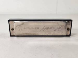 lot 89 image: Hohner Special 20 Marine Band Harmonica