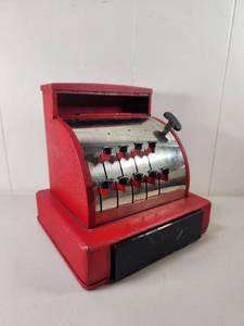 lot 100 image: Vintage Tom Thumb Toy Cash Register 1950s
