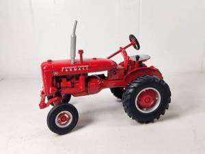 lot 103 image: McCormick-Deering Farmall Die-Cast Farm Tractor Model