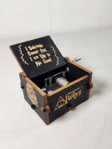 lot 121 image: Harry Potter Themed Hand Crank Music Box Set&nbsp