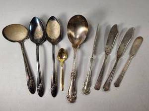lot 180 image: Lot of 9 Flatware Utensils Spoons Knives Mixed Patterns Vintage Silverplate