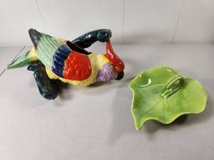 lot 186 image: Ruhomware Hand-Painted Parrot Figurine with Green Leaf Dish Japan