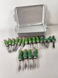 lot 192 image: Cactus Fruit Fork Set 18 Pieces with Metal Trays