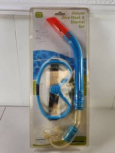 lot 202 image: Deluxe Dive Mask & Snorkel Set JuniorAdult