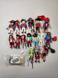 lot 217 image: Vintage Playmobil Pirate Minifigures Lot 16 Figures Small Accessories
