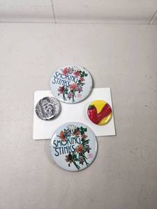 lot 226 image: Smoking Stinks Button Pin Lot 4 Pieces American Cancer Society Vintage