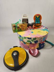 lot 228 image: Fun Little Lot