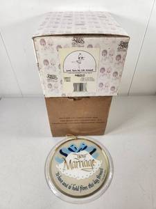 lot 229 image: Precious Moments Wall Hang And Candle Sleeve Bundle