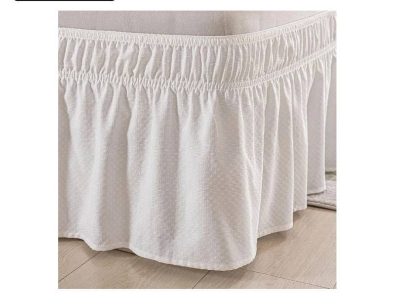lot 46430 image: Wrap Around Bed Skirt - Ivory King Size Bed Skirt with 12 Inch Drop, Adjustable Elastic Dust Ruffles Easy Fit, King Bed Skirts with Jacquard Texture, Easy Install - Retail $24