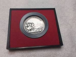 lot 1031 image: Americas First Medals Commemorative Medal in Display Case