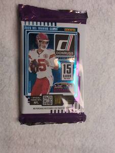 lot 1100 image: Panini 2025 NFL Trading Cards Donruss Football Pack 15 Cards Sealed