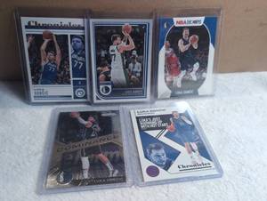 lot 1400 image: Luka Doncic Basketball Trading Cards Chronicles Hoops Prizm - 5 ct