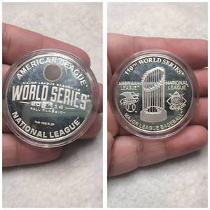 lot 1034 image: Major League Baseball World Series 2014 Fall Classic Commemorative Coin