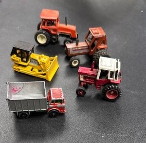 lot 121 image: Die Cast Farm Toy Lot 6 Pieces Tractor Dozer Truck Implements