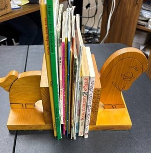 lot 201 image: Wooden Pony Bookends with Collection of Childrens Books