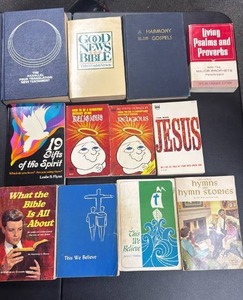 lot 211 image: Lot of 12 Christian Religious Books , Bible Study Guides , Gospels and Psalms