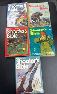 lot 216 image: Shooters Bible 5 Book Lot - 1964, 1970, 1978, 1990 and 1995 Editions