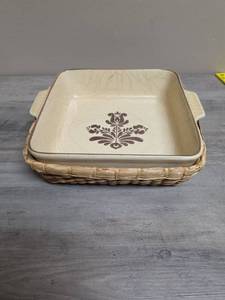 lot 420 image: Pfaltzgraff No237 - 2 Qt Baker Oven Microwave Baking Dish with Basket